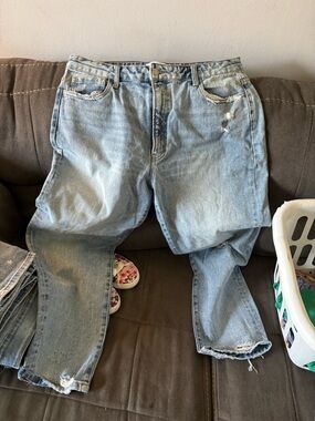 Light Wash Wide Leg Women's Jeans - Casual Flare